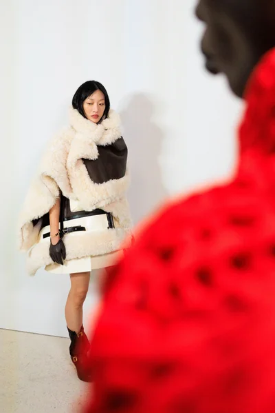 Look 16